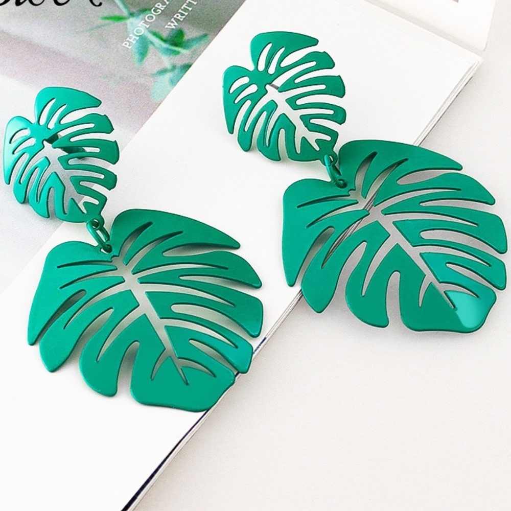 *Cybele* Green Leaf Shaped Hollow Design Fashion Earrings
